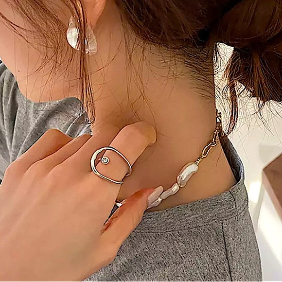 Sterling Silver Zircon Statement Ring - Picture 3 of 6